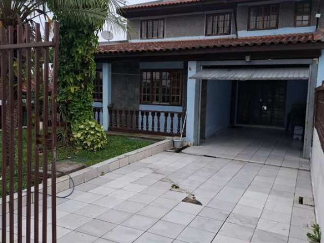 Casa com 3 quartos à venda na Rua Santa Maria, Maracanã, Colombo, 204 m2 por R$ 750.000