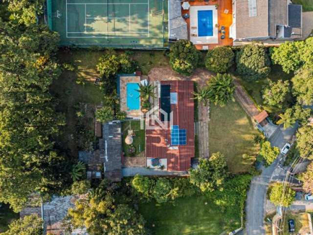 Casa à venda na Rua São João, Vila Santo Antônio, Cotia - SP