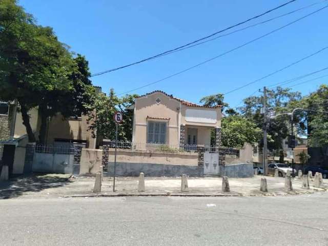 Casa à venda na Avenida Bruxelas, Bonsucesso, Rio de Janeiro - RJ