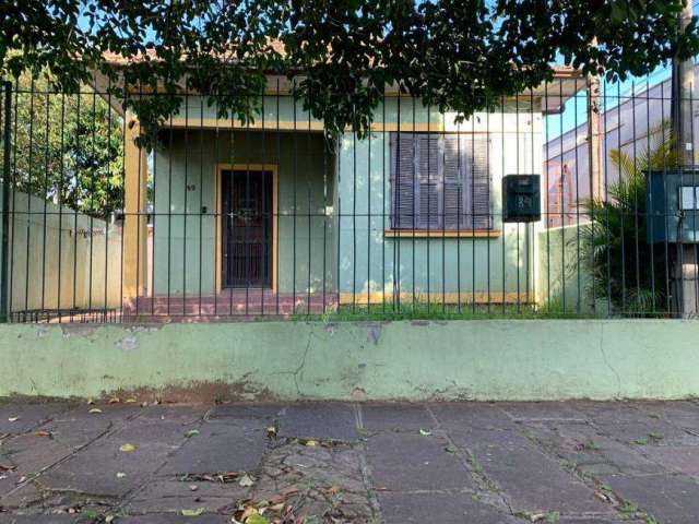 Casa para venda possui 130 metros quadrados com 4 quartos em Jardim Itu - Porto Alegre - RS