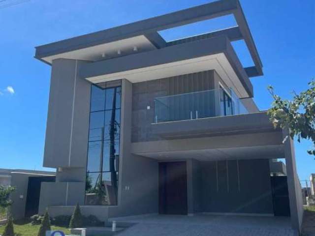 Linda casa de alto padrão na Cidade Alpha com 3 suítes