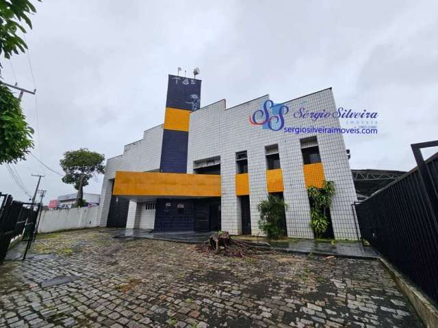 Amplo galpão na BR116 com 1.347m²