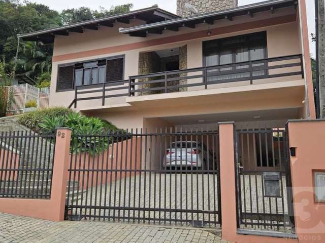 Casa para Venda em Joinville, Costa e Silva, 5 dormitórios, 1 suíte, 3 banheiros, 2 vagas