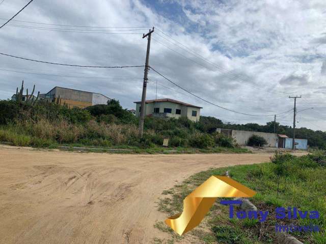 Vende-se terrenos em frente à praia