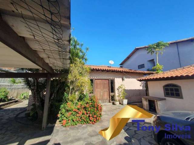 Casa localizada no bairro Ogiva opção elegante e rústica