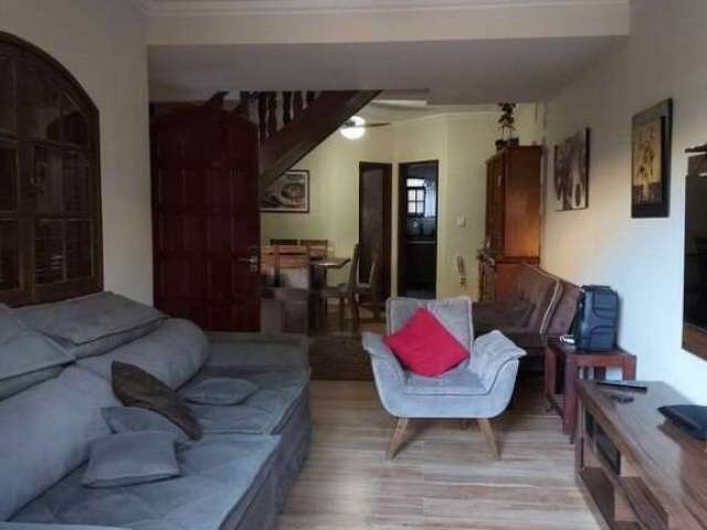 Casa independente  3 dormitórios no Braga em Cabo Frio com Loft nos Fundos