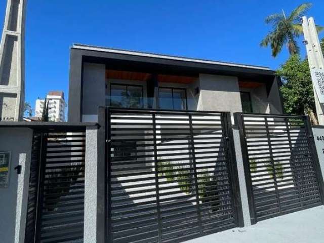 Sobrado com 3 dormitórios à venda, 134 m² por R$ 650.000,00 - Anita Garibaldi - Joinville/SC