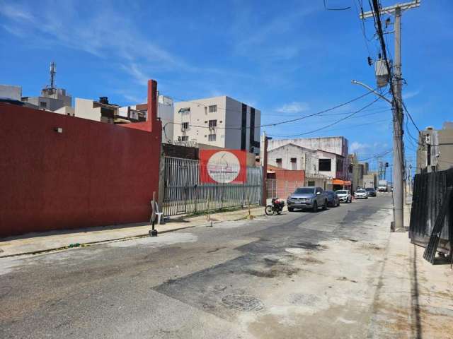 Casa para Venda em Salvador, Amaralina, 3 dormitórios, 1 banheiro, 2 vagas