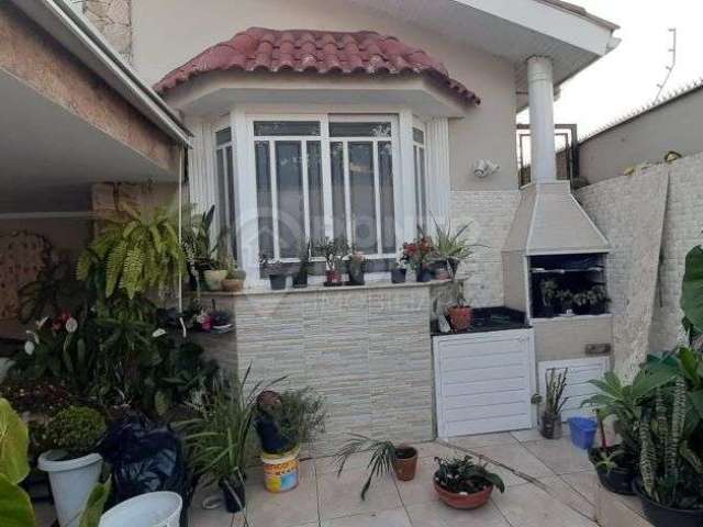 Casa à venda no Bairro Planalto Paulista 5 dormitórios com piscina