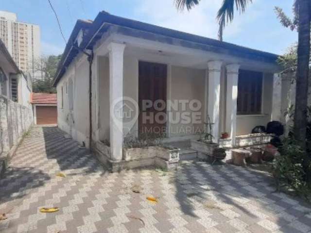 Casa térrea à venda na Vila Mariana com 3 dormitórios, 1 sala e 8 vagas