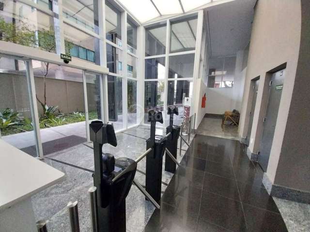 Sala comercial à venda e locação ao lado do Metrô Vergueiro, 61m² e 02 vagas