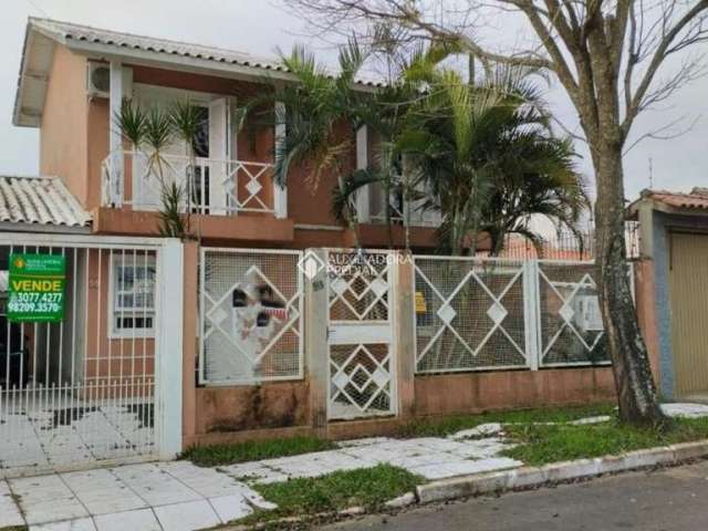 Linda casa com 4 quartos e 3 banheiros a venda no bairro Estancia Velha!