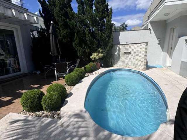 Casa à venda em Canoas, Jardim do Lago - Imóvel com closet, churrasqueira e piscina