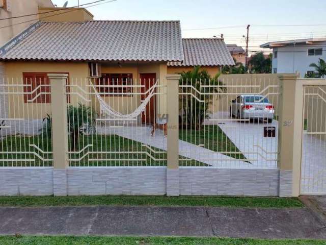 Casa térrea com 3 dormitórios em Moinhos de Vento / Canoas