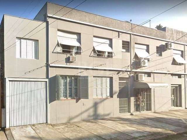 Apartamento diferenciado (estilo casa pois é térreo e com entrada exclusiva) com 3 dormitórios no bairro São Sebastião em Porto Alegre, possui 120,67 m² privativos, posição solar leste/norte, sala com