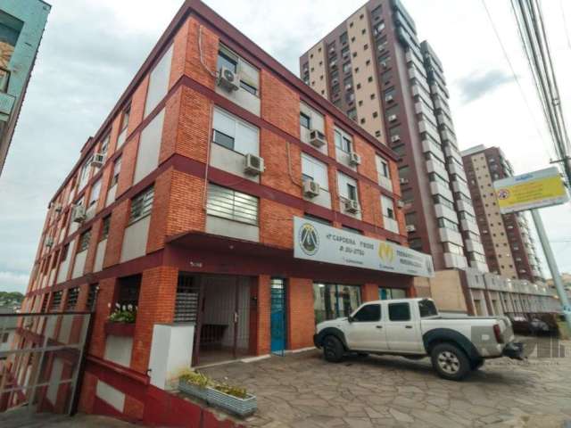 Apartamento localizado no bairro Chácara das Pedras, com 75,84 m². Imóvel com 02 dormitórios, sala de estar, cozinha, banheiro social, dependência com banheiro, área de serviço e pisos em laminado e c