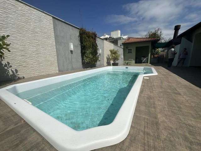 Casa para Venda em Florianópolis   SC no bairro Ingleses do Rio Vermelho