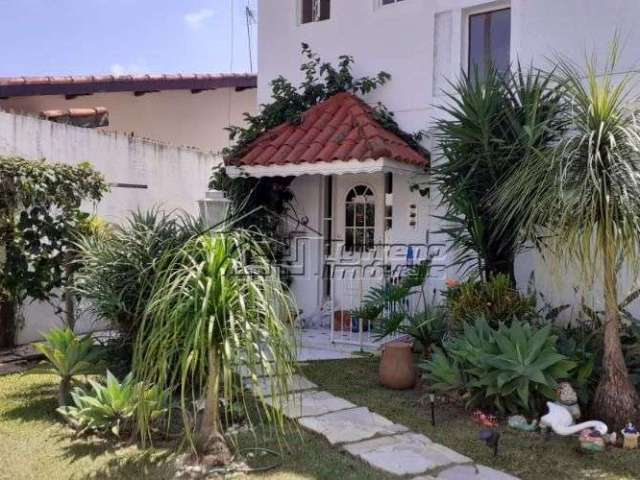 Belíssima casa sobrado com piscina e 4 suítes