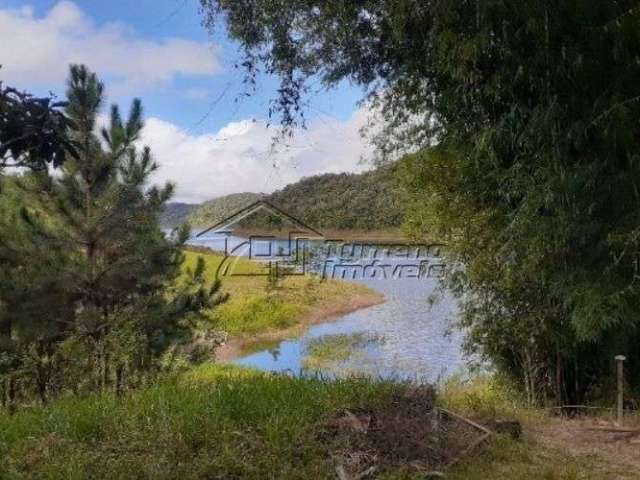 Chácara com excelente localização em Paraibuna - SP