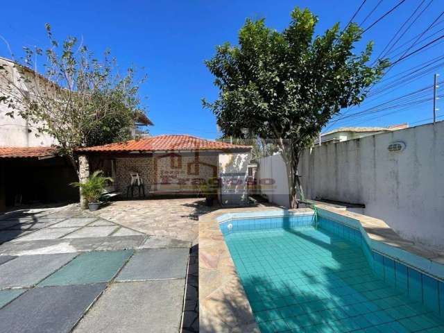 Oportunidade única: Casa em condomínio à venda em Cabo Frio-RJ, no bairro Jardim Excelsior com 2 quartos, 1 suíte, 1 sala, 2 banheiros, 1 vaga de garagem e 60,00 m² de área.