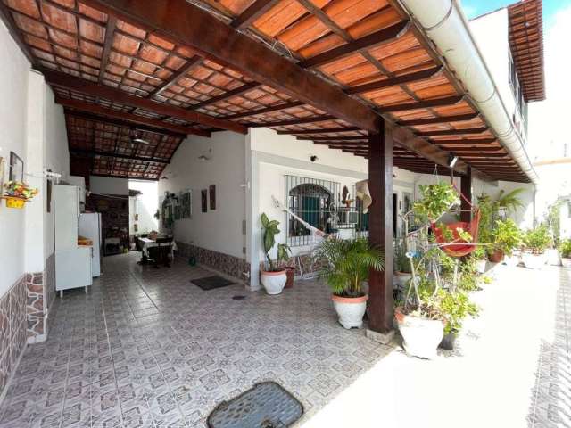 Imperdível oportunidade: Casa à venda em Cabo Frio-RJ, no bairro Braga, com 2 quartos, Sala, 2 banheiros, 2 vagas de garagem.