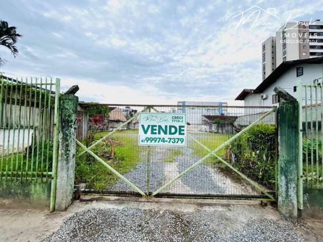 Terreno à venda no Anita Garibaldi, Joinville  por R$ 789.000