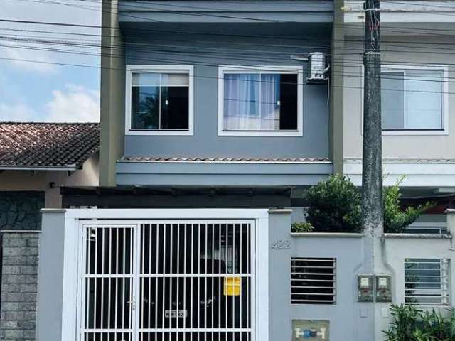 Casa com 3 quartos à venda no Iririú, Joinville , 103 m2 por R$ 540.000