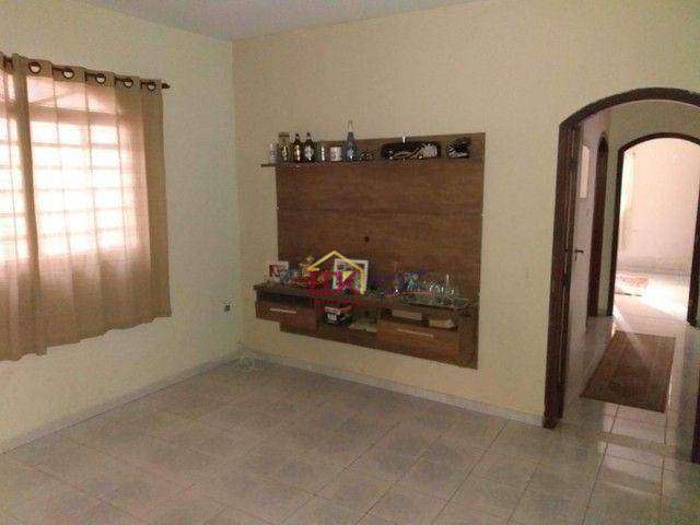 Casa com 3 dormitórios à venda por R$ 425.000 - Jardim Limoeiro - São José dos Campos/SP