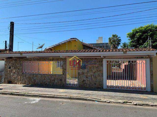 Casa com 3 dormitórios à venda por R$ 960.000 - Jardim Brasil - Caraguatatuba/SP