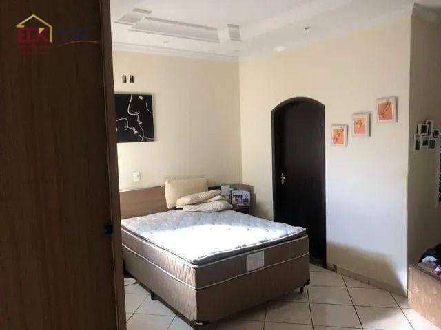 Casa com 3 dormitórios à venda, 90 m² por R$ 405.000 - Jardim Torrão de Ouro - São José dos Campos/SP