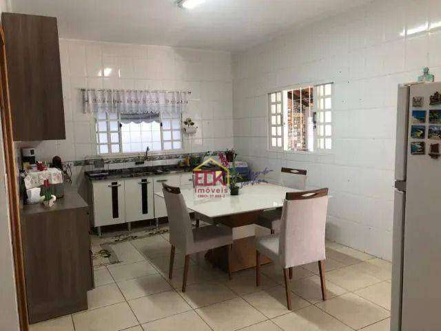 Sobrado com 3 dormitórios à venda, 187 m² por R$ 510.000 - Parque das Fontes - Tremembé/SP