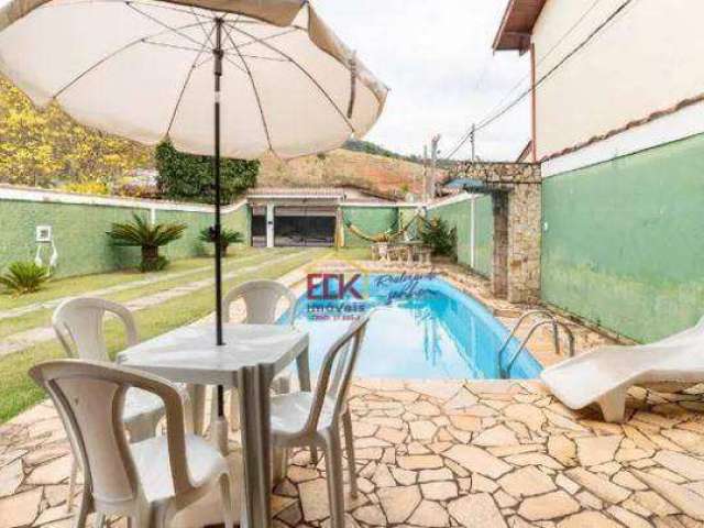 Casa com 4 dormitórios à venda, 295 m² por R$ 1.275.000 - Jardim dos Cisnes - São Bento do Sapucaí/SP