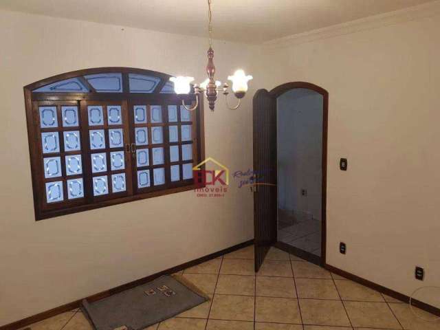 Sobrado com 3 dormitórios à venda, 161 m² por R$ 355.000 - Quiririm - Taubaté/SP