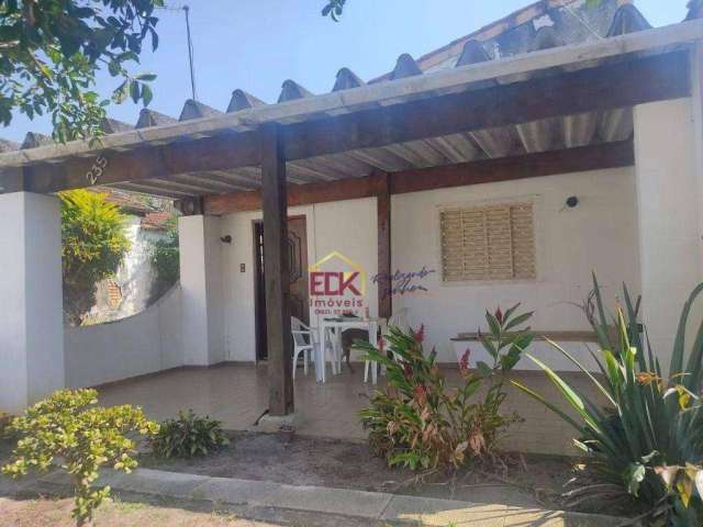 Casa com 3 dormitórios à venda, 216 m² por R$ 550.000,00 - Vila São José - Taubaté/SP