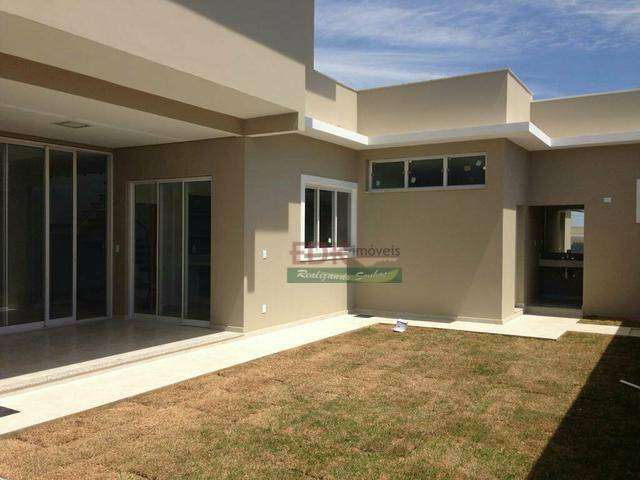 Casa com 3 dormitórios à venda, 335 m² por R$ 1.900.000,00 - Village Mantiqueira - Guaratinguetá/SP