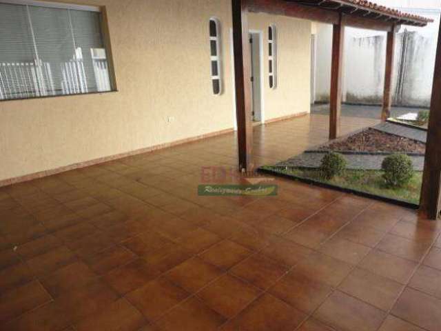 Casa com 5 dormitórios à venda, 266 m² por R$ 650.000,00 - Vila Saraiva - Uberlândia/MG