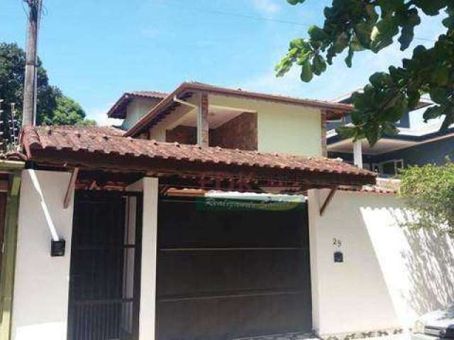 Sobrado com 3 dormitórios à venda, 250 m² por R$ 1.600.000,00 - Centro - Ubatuba/SP