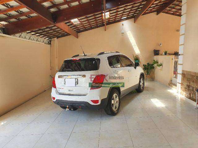 Linda Casa á venda com Piscina no Villa Branca