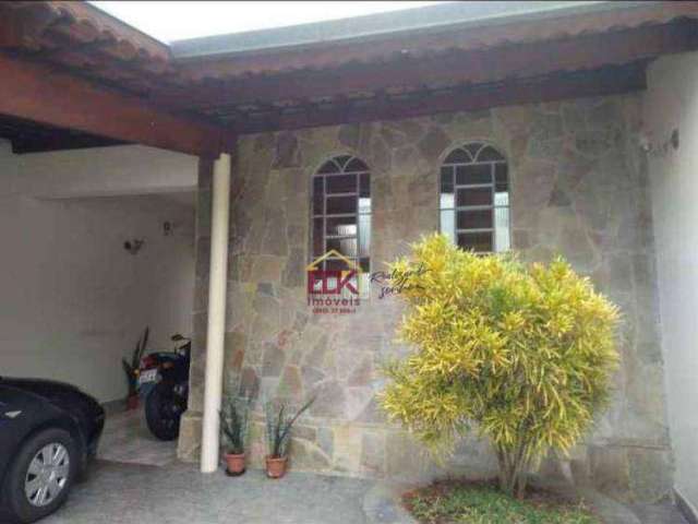 Casa com 3 dormitórios à venda, 150 m² por R$ 300.000,00 - Chácara Santa Luzia - Taubaté/SP