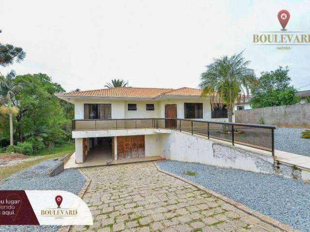 Casa com área verde e 3 dormitórios à venda, 170 m² por R$ 2.499.000 - Embu - Colombo/PR