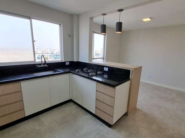 Alto da Glória, Amplo Apartamento, 99 metros privativos, 3 quartos, suíte, linda vista da cidade e