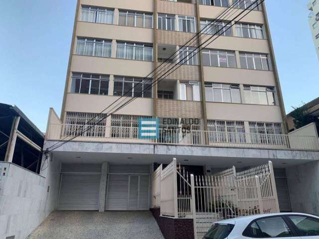 Apartamento Residencial à venda, Centro, Juiz de Fora - AP0216.