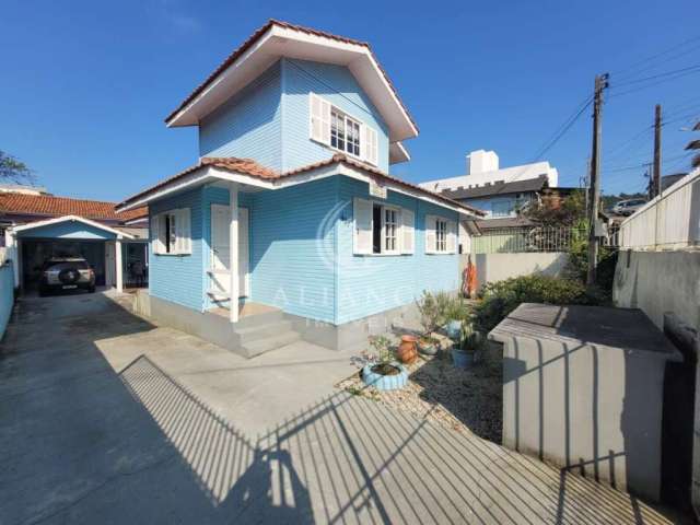 Casa à venda no bairro Praia Comprida - São José/SC