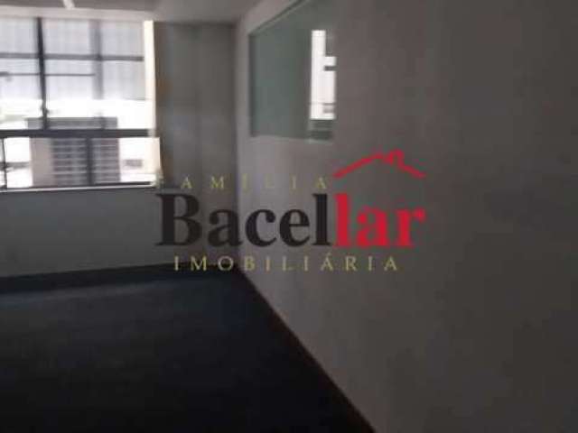 Casa comercial com 4 salas para alugar na Avenida Erasmo Braga, Centro, Rio de Janeiro, 117 m2 por R$ 2.500