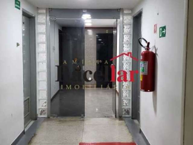 Sala comercial para alugar na Avenida Presidente Vargas, Centro, Rio de Janeiro, 45 m2 por R$ 500