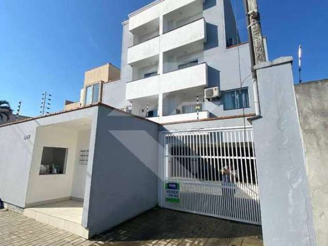 Apartamento com suíte no Cordeiros