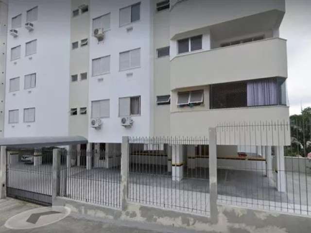 Apartamento à venda de 2 dormitórios na Carvoeira