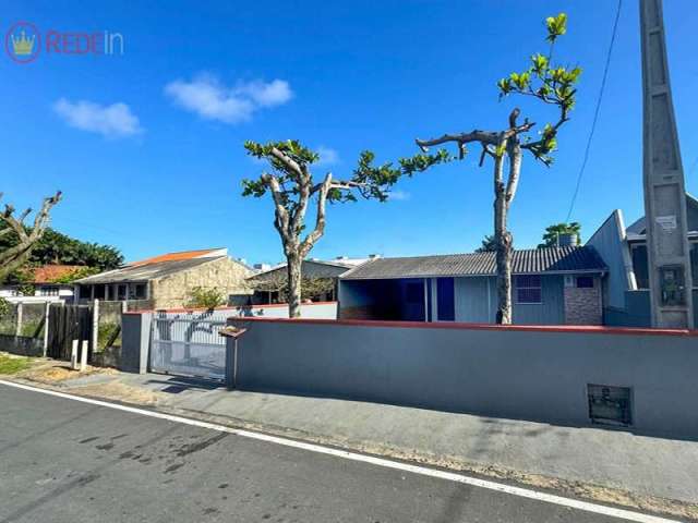 Casa com 3 dormitórios  - Excelente espaço de Terreno no bairro Gravatá