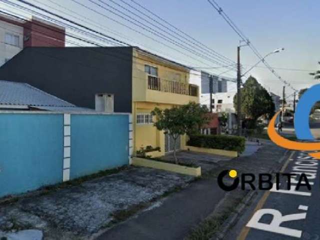 Sobrado 4 Quartos  224m²  Área útil  2  Vagas  3  Banheiros  Características do imóvel Área de serviço  Varanda  Características do condomínio Portão