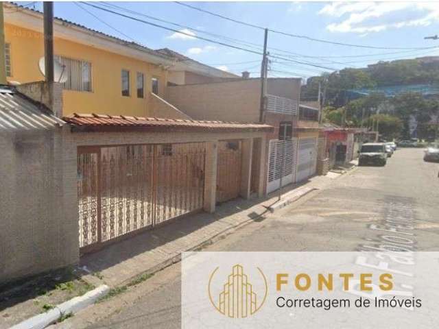 Casa linda a venda na Freguesia do o,   O terreno é composto por 4 casas, sendo.   CASA 1 com 2 dormitorios, sala e cozinha com um banheiro.  CASA 2 c